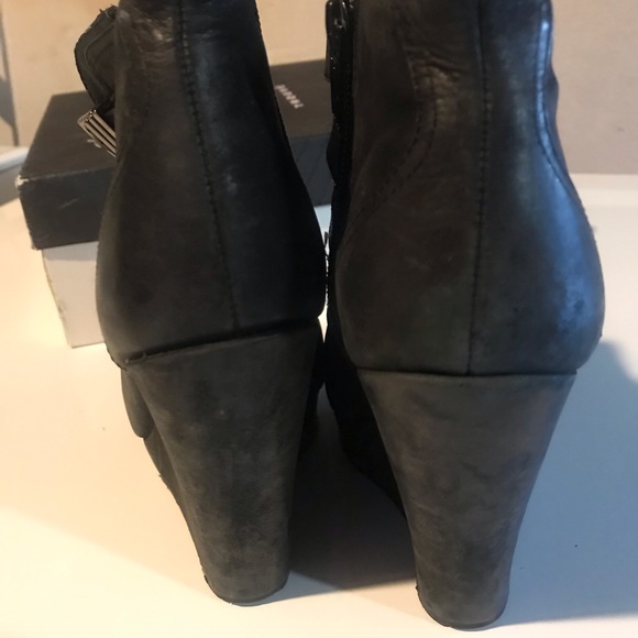 Trouve Buckle up platform wedge w/side zipper - Picture 5 of 5